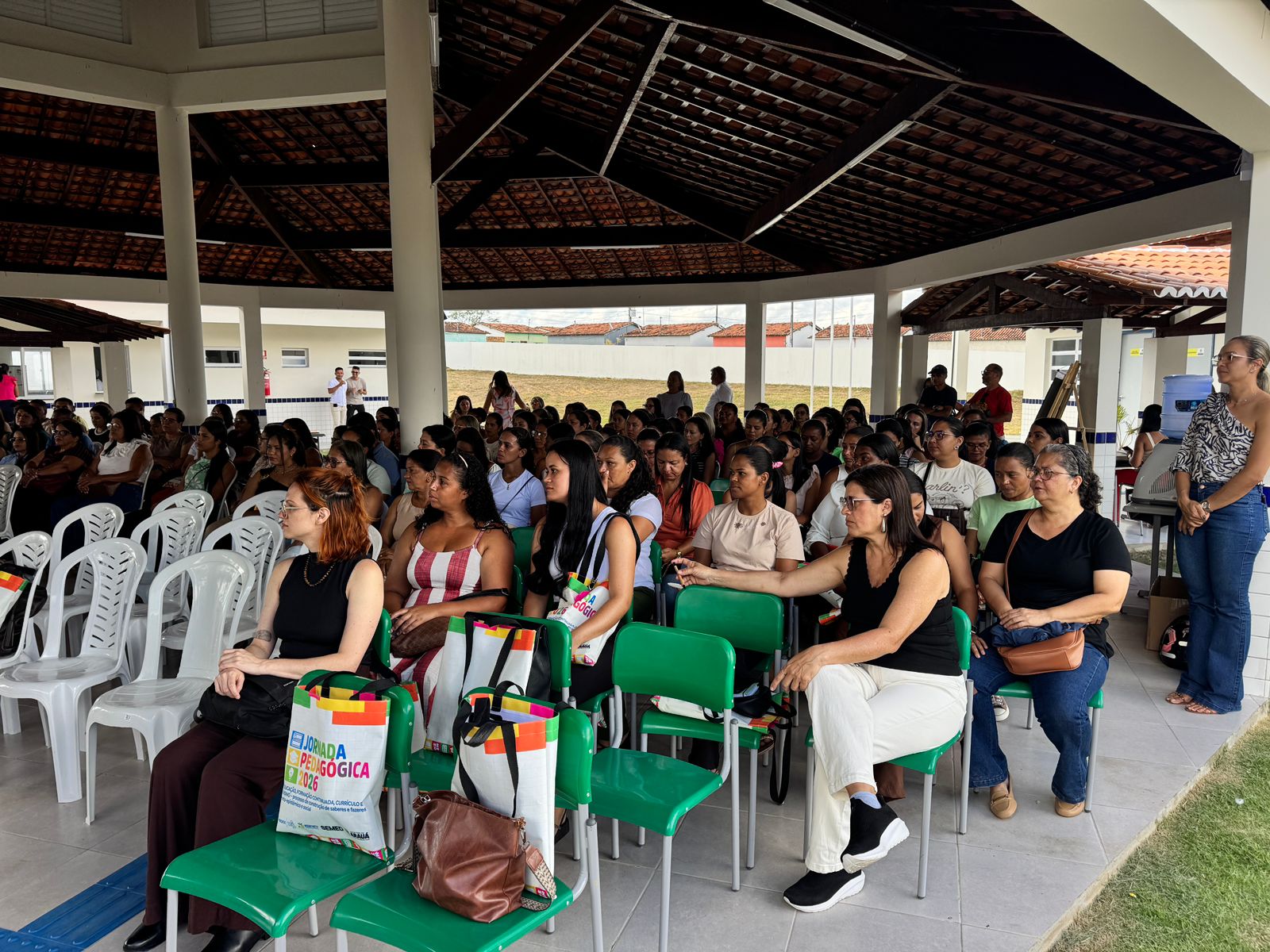 Foto da notícia Seminário de Formação Continuada: processo de construção coletiva do currículo.