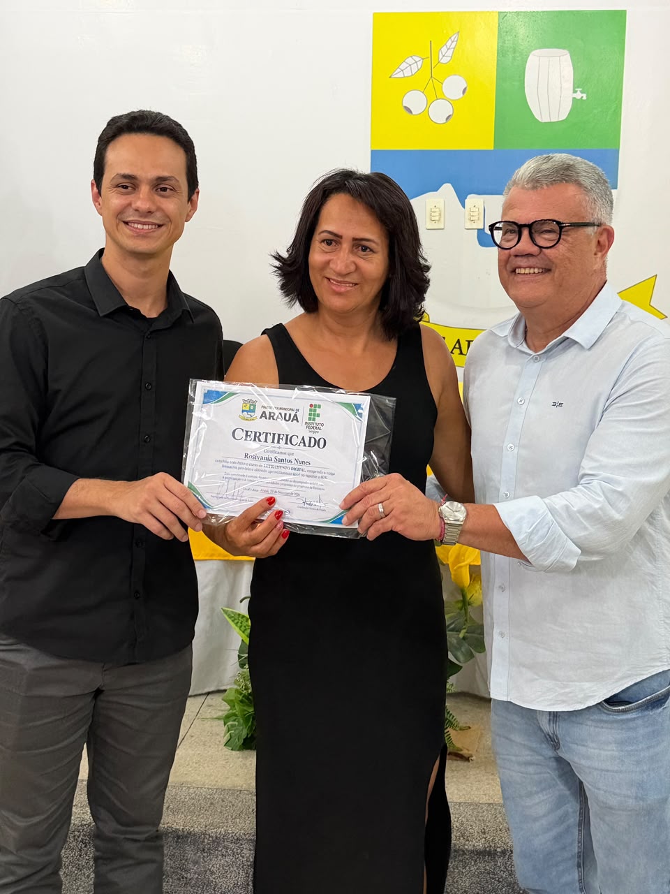 Foto 2 da notícia Cerimônia de Entrega dos 40 Certificados de Conclusão do Curso de Informática Básica. 💻📜