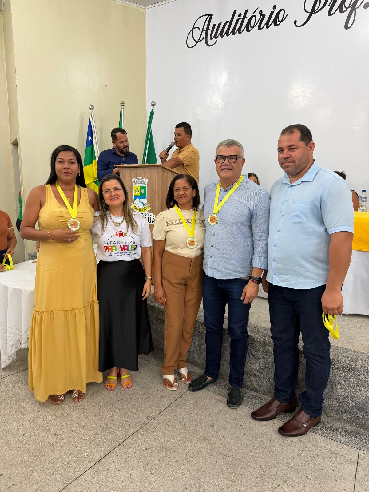Foto da notícia 📚 Educação de Ouro