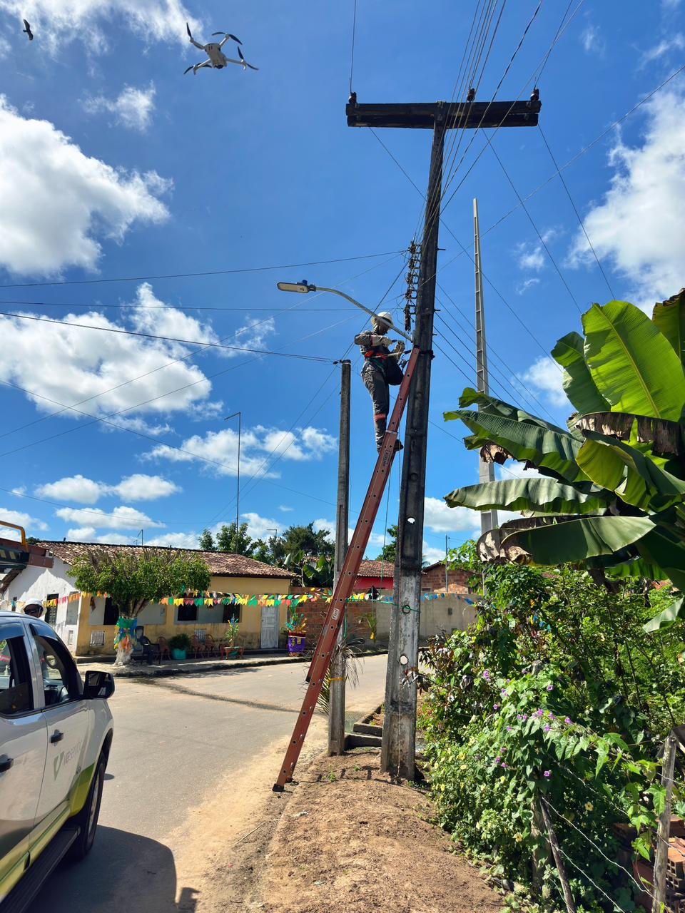 Foto da notícia Agora foi a vez do povoado Casa Caiada receber luminárias de Led!