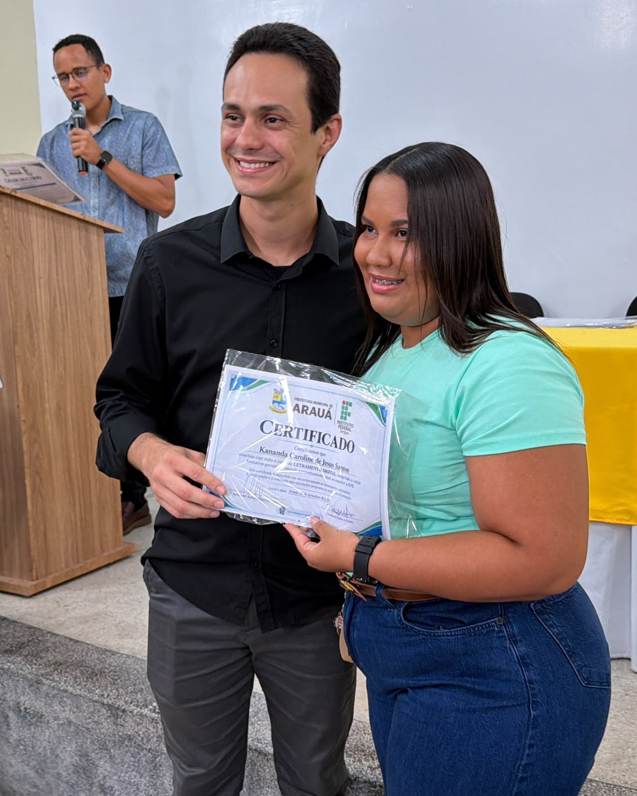 Foto 12 da notícia Cerimônia de Entrega dos 40 Certificados de Conclusão do Curso de Informática Básica. 💻📜