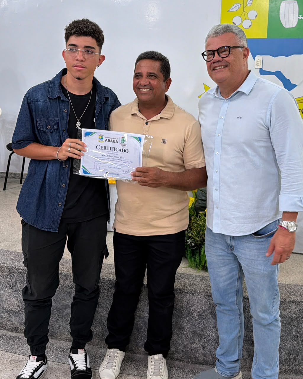 Foto 11 da notícia Cerimônia de Entrega dos 40 Certificados de Conclusão do Curso de Informática Básica. 💻📜