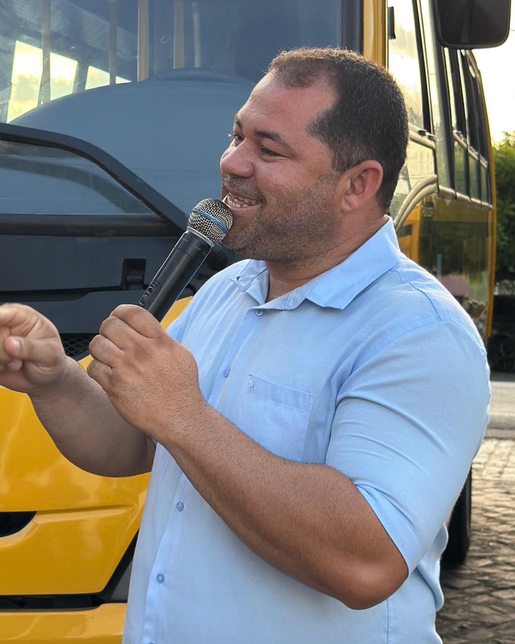 Foto da notícia 🚍✨ Educação que avança sobre rodas!