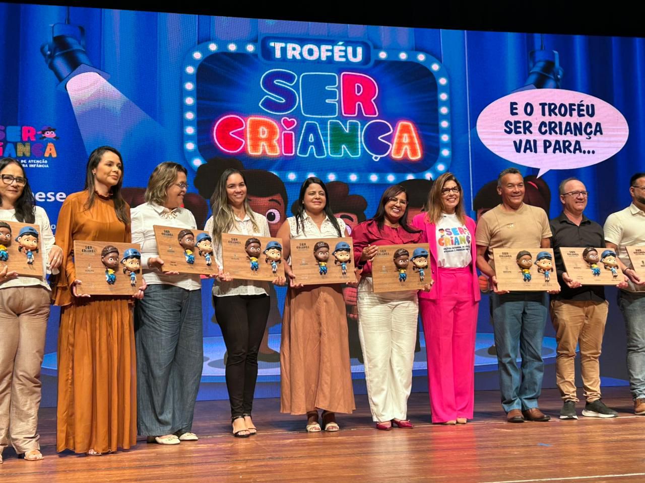Foto da notícia A Prefeitura de Arauá recebeu o "Troféu Ser Criança"!