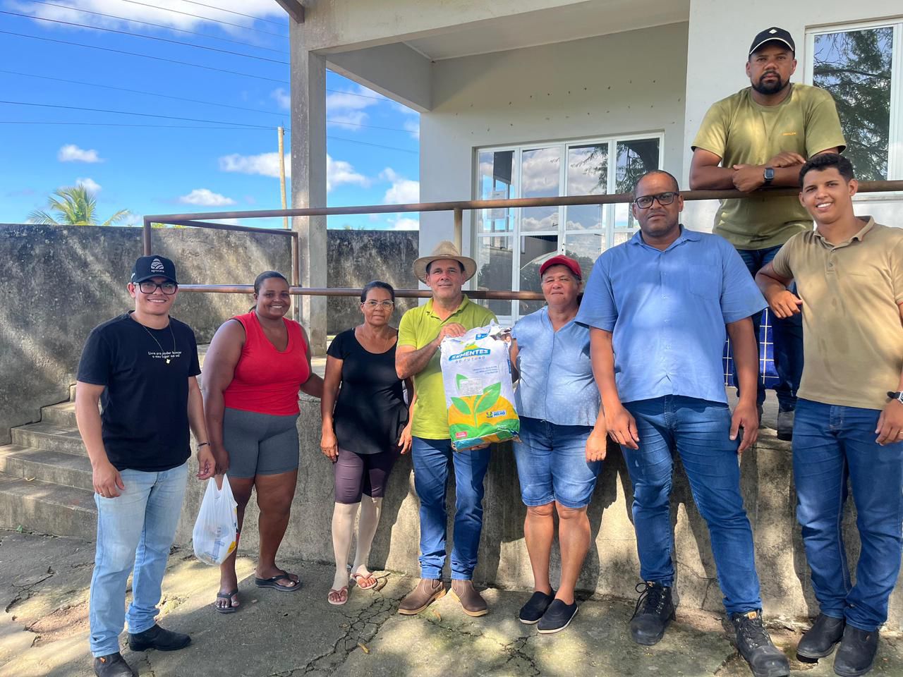 Foto da notícia Entrega de sementes de milho para pequenos produtores rurais, enviadas pelo Governo do Estado de Sergipe. 