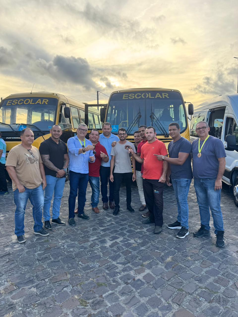 Foto da notícia 🚍✨ Educação que avança sobre rodas!