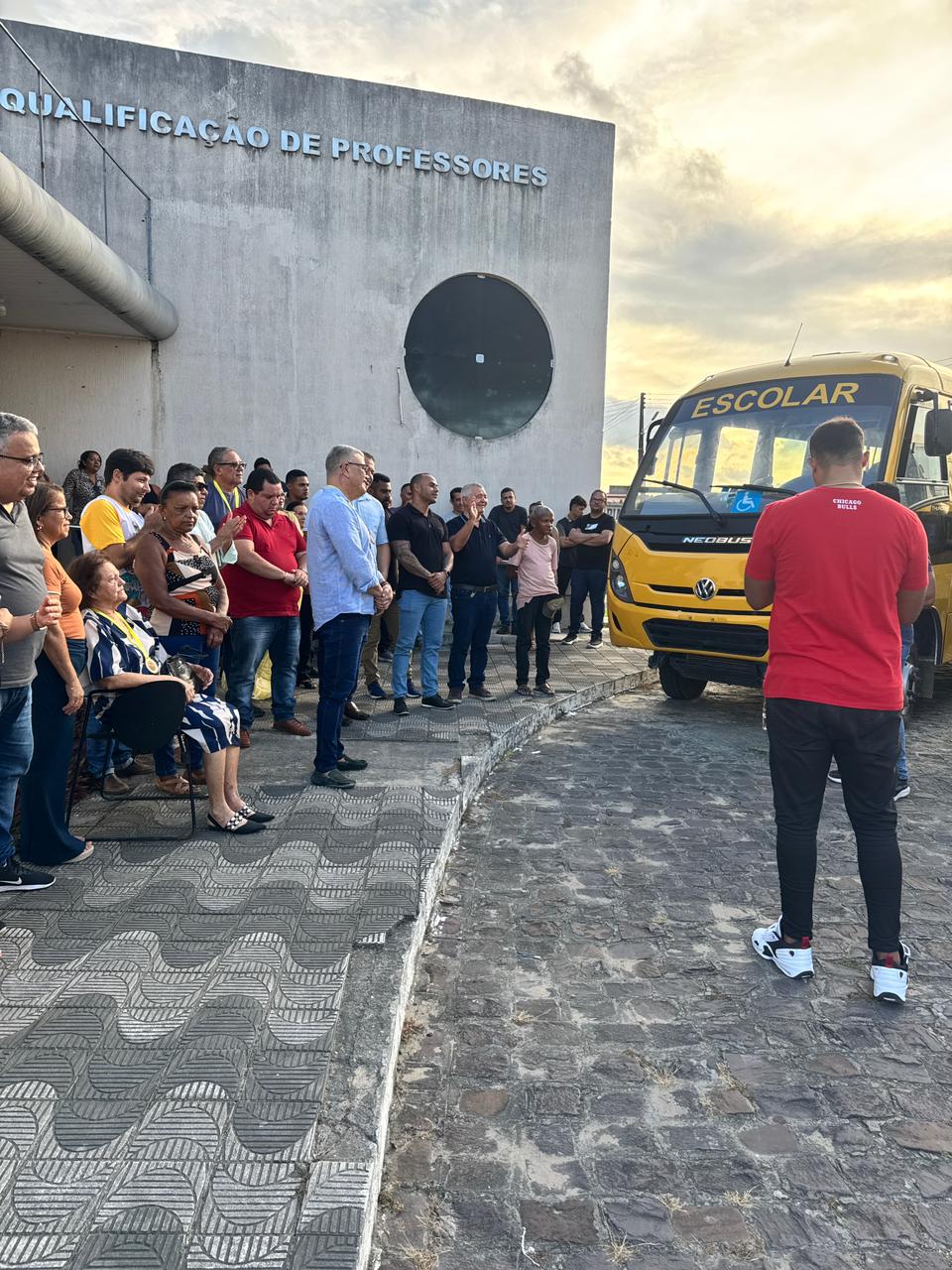Foto da notícia 🚍✨ Educação que avança sobre rodas!