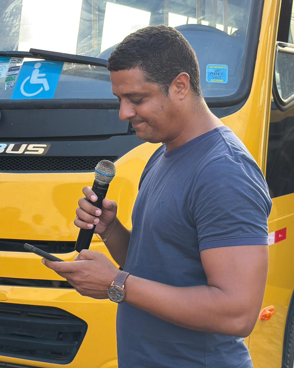 Foto da notícia 🚍✨ Educação que avança sobre rodas!