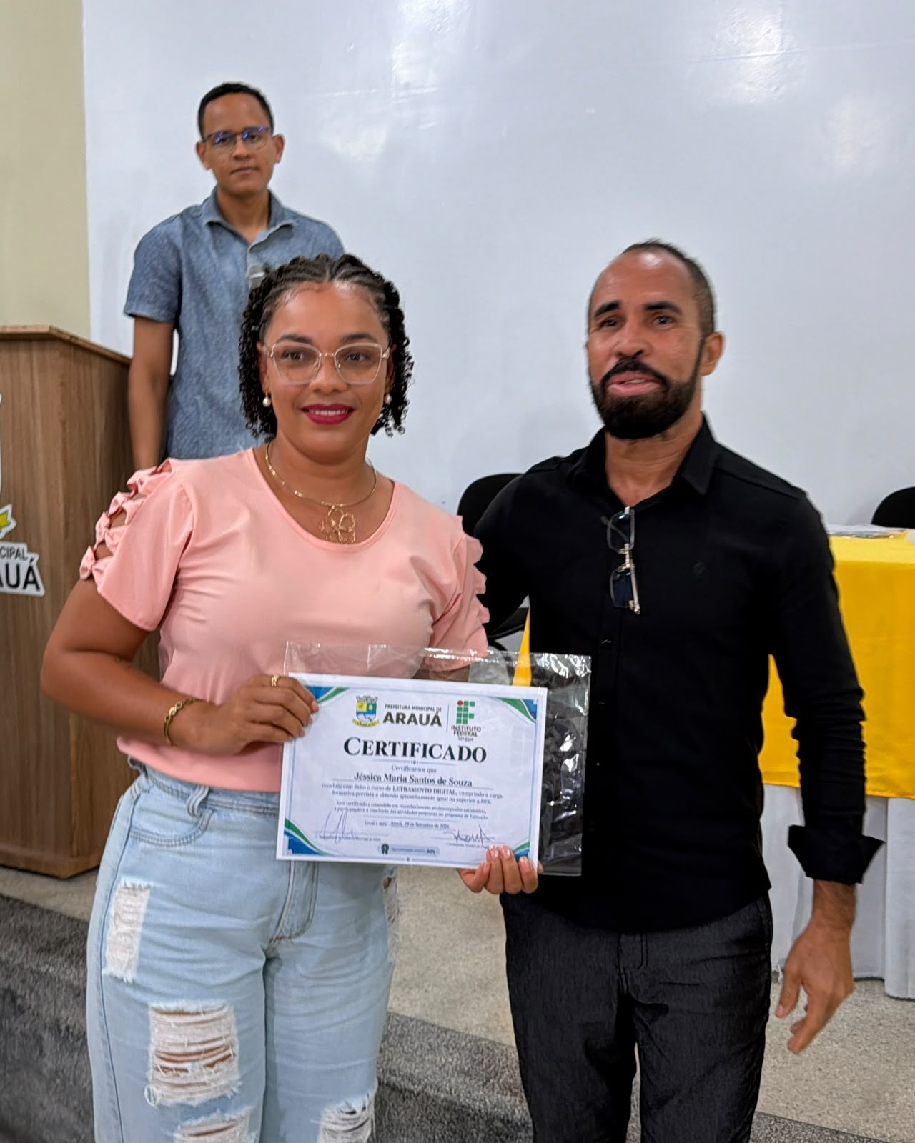 Foto 13 da notícia Cerimônia de Entrega dos 40 Certificados de Conclusão do Curso de Informática Básica. 💻📜