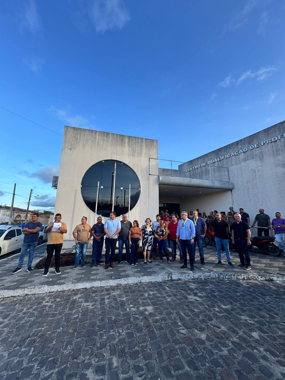 Foto da notícia 🚍✨ Educação que avança sobre rodas!